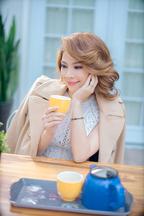 Bạn trai Việt kiều quấn quýt bên Thanh Thảo